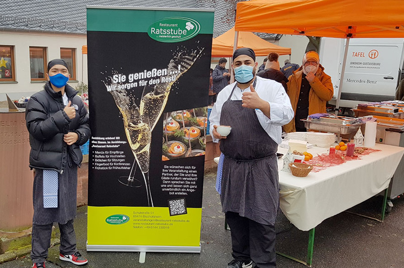 Weihnachtliches „Essen-to-go“ für Bedürftige